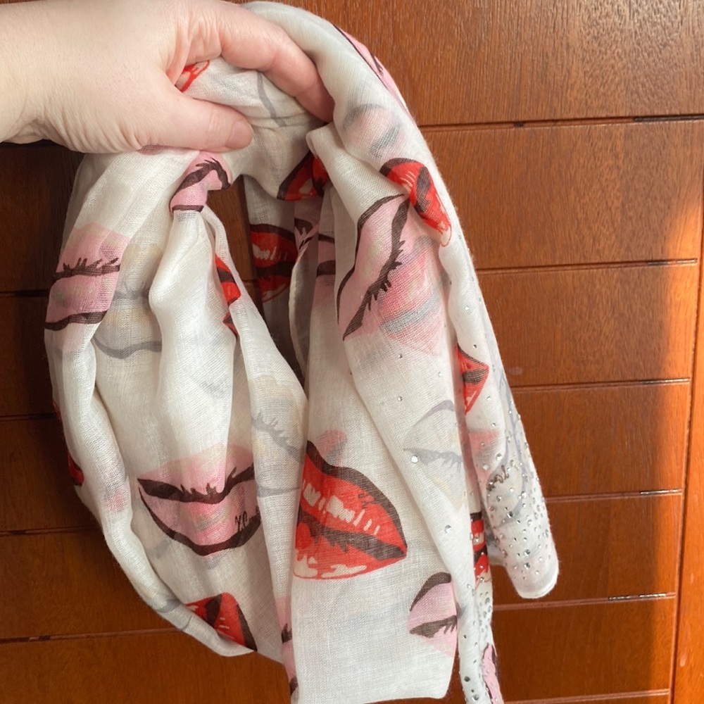 Oblong Lips Eyes Fashion Scarf with Jewels
